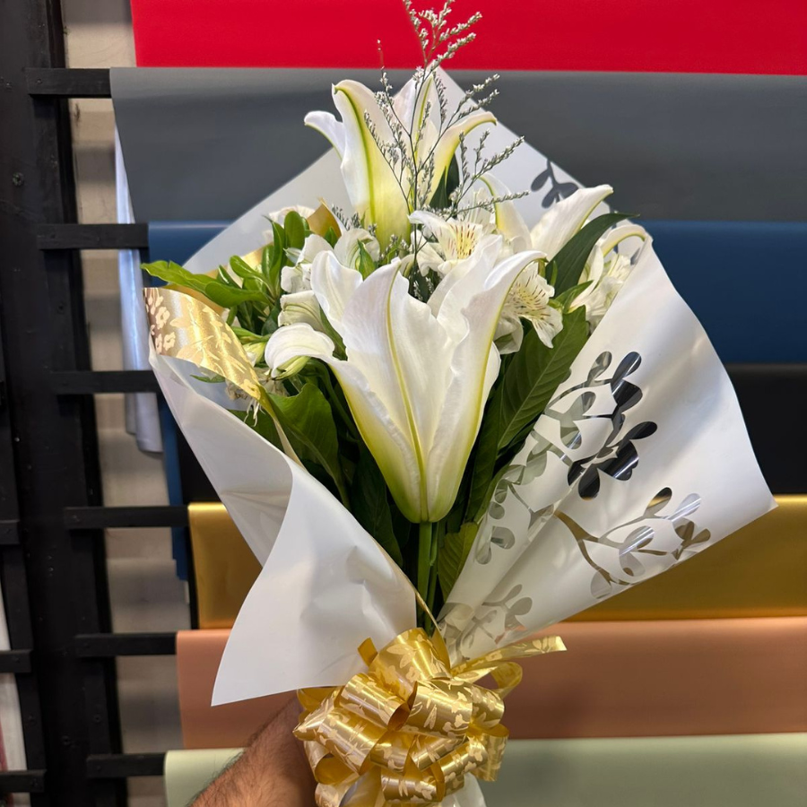 Buquê de Lírios Brancos - Elegância e Sofisticação - Imagem 3